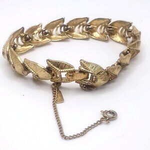 Monet Signed Bracelet Gold Tone Textured Link Safety Chain Lobster Clasp Vintage